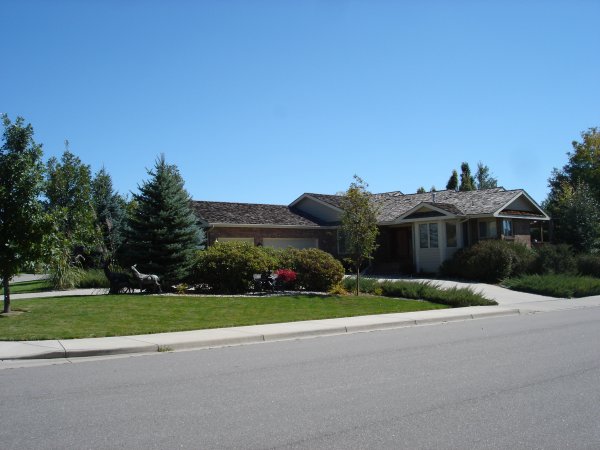3822 SQ FT 100% FINISHED HOME ON CORNER LOT WITH O