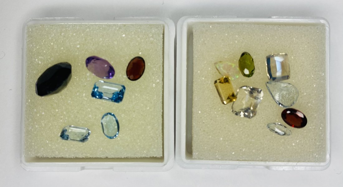 Beautiful Natural Stones: Mixed of 14 Natural Stones total of 12 cts . Aquamarine,peridot,opal, amethyst and More.