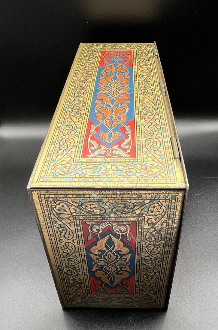 Vintage Wilson & Co Box: Vintage Art Deco Wilson & Co Soap Box Tin Vented Lid Humidor . 4 inches tall , 6 inches wide and 11 inches long