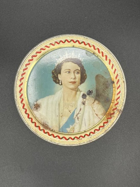 1953 Vintage Queen Elizabeth Coronation Souvenir: 1953 Vintage Queen Elizabeth Coronation Souvenir Mackintosh's Quality Street Tin, John Mackintosh & Sons limited , England