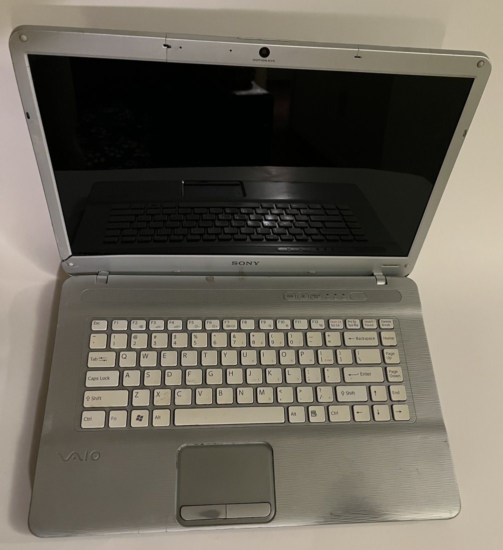 Sony Vaio Laptop (1 of 4)