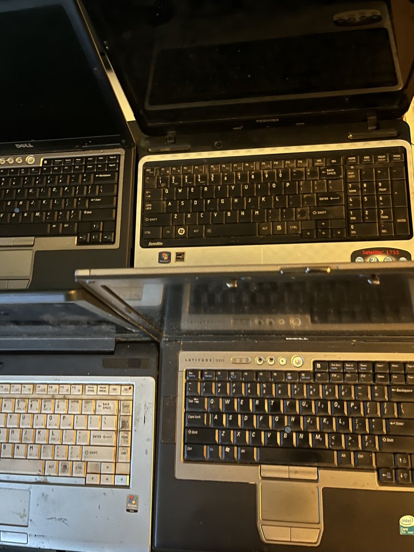 7 Laptops Lot (1 of 10)