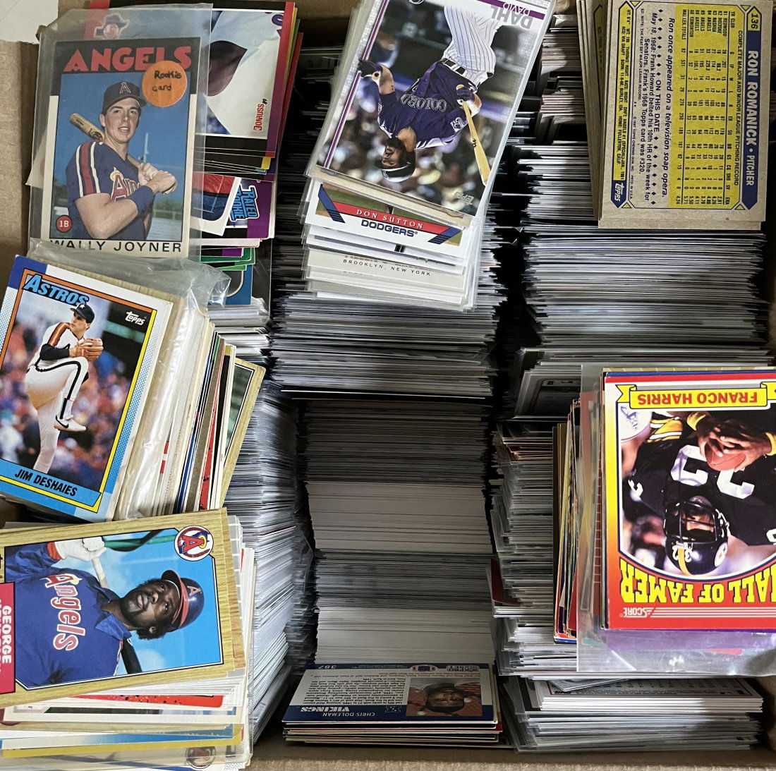 Large Box Full Of Vintage And Modern Assorted Cards (1 of 3)