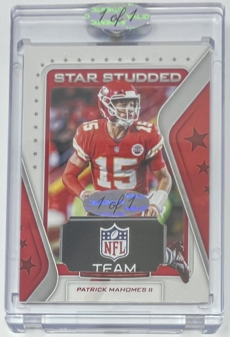 Patrick Mahomes Patch Card (1 of 2)