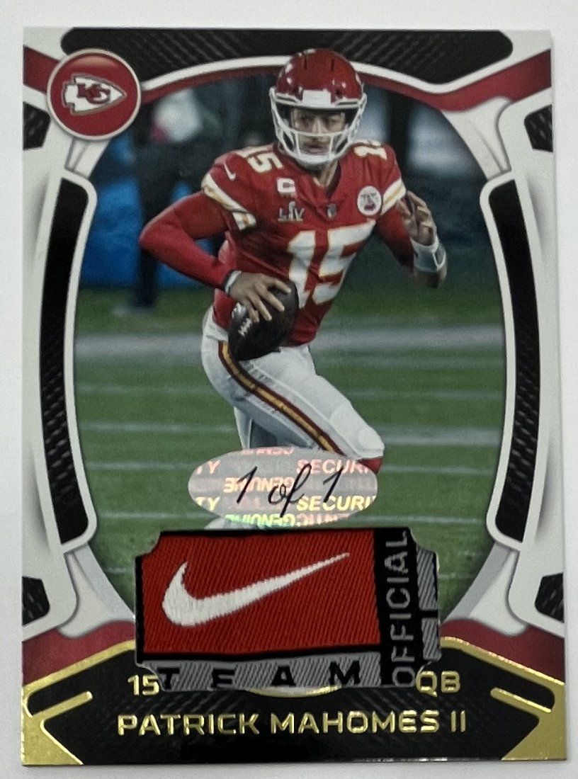 Patrick Mahomes Patch Card (1 of 2)