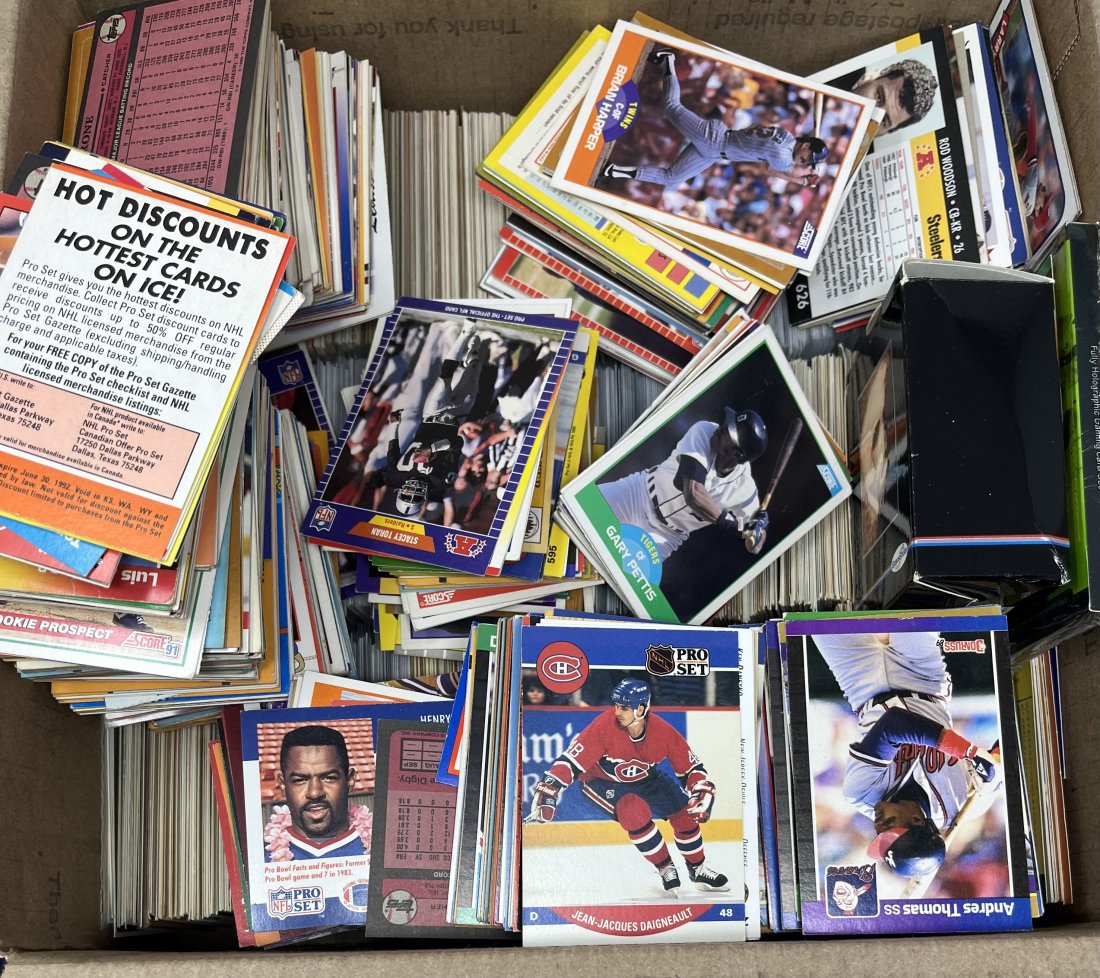 Large Box Of Vintage Hockey Football And Baseball Cards (1 of 2)