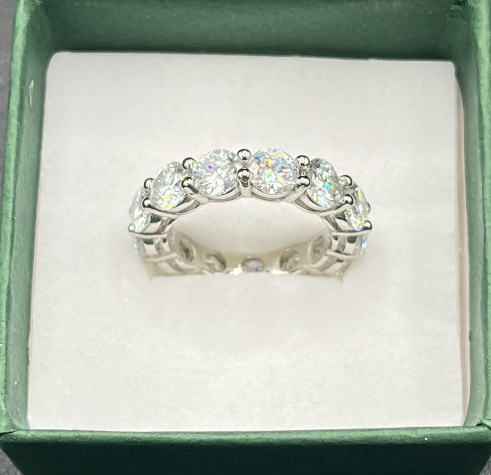 Moissanite Ring VVS1 Ring (1 of 2)