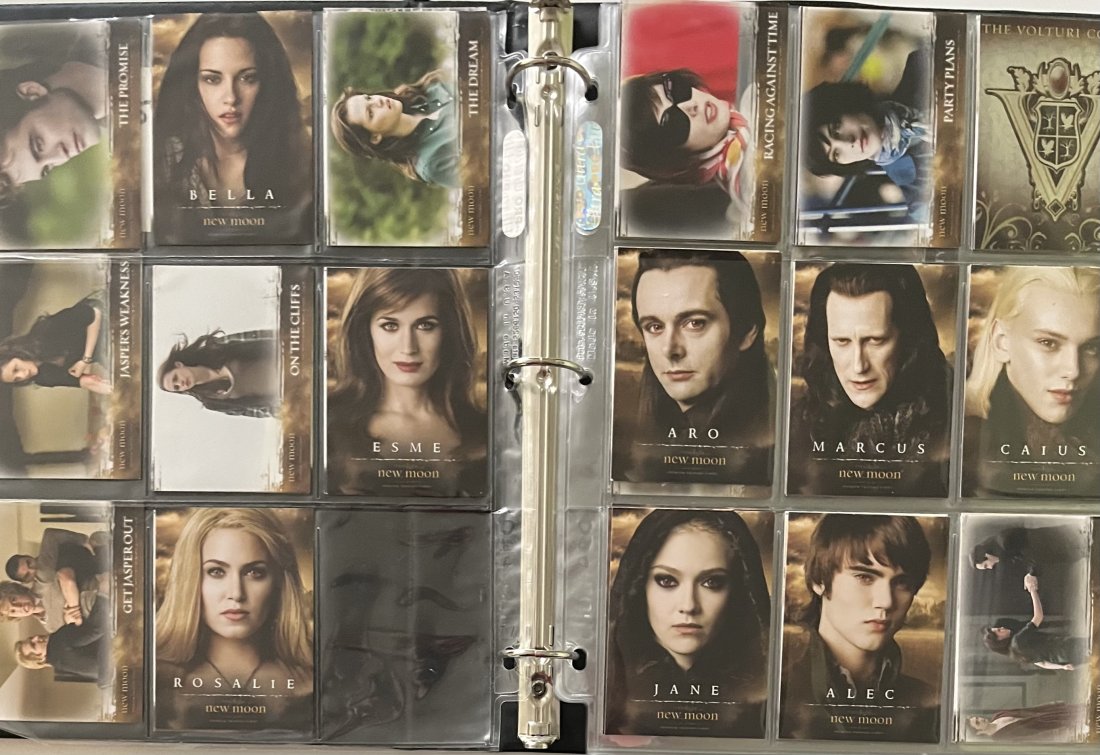 Twilight Trading Cards Binder
