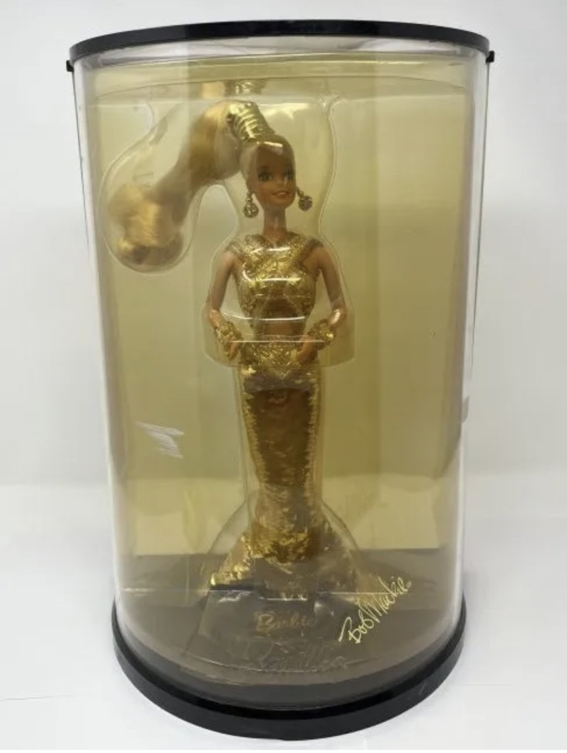 Bob Mackie Gold Barbie: Bob Mackie Gold Barbie In case showing on the pictures, case has some cosmetics please see pictures for reference . 14 inches tall