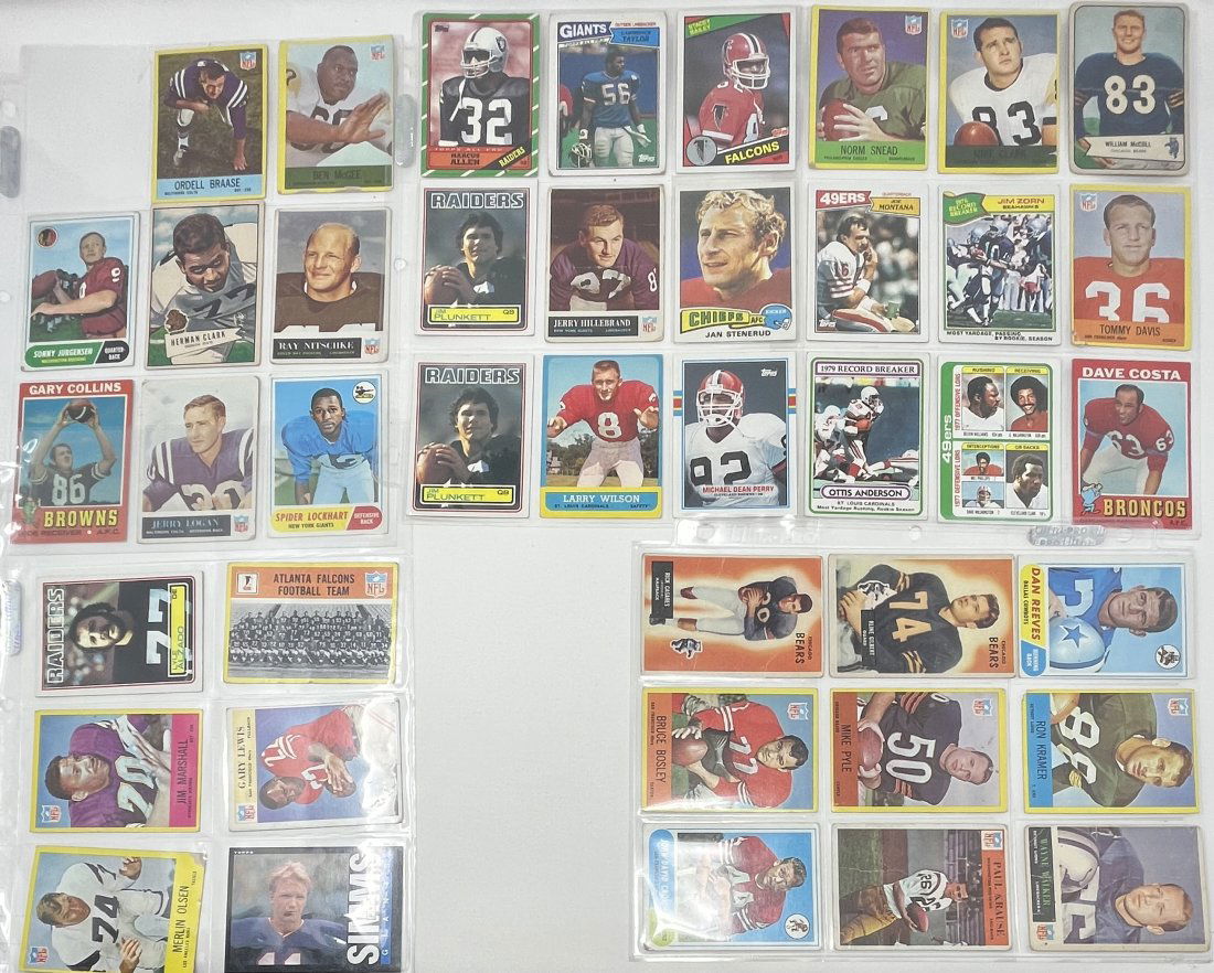 1950s And More Vintage Football Cards Lot: Vintage Football Cards (5) five binder sheets . 1950s ,1960s ,1970s 1980s. William McColl, Joe Montana,Norm Snead, Tommy Davis , Mike Pyle , Rick Casares, Larry Wilson And Many More.