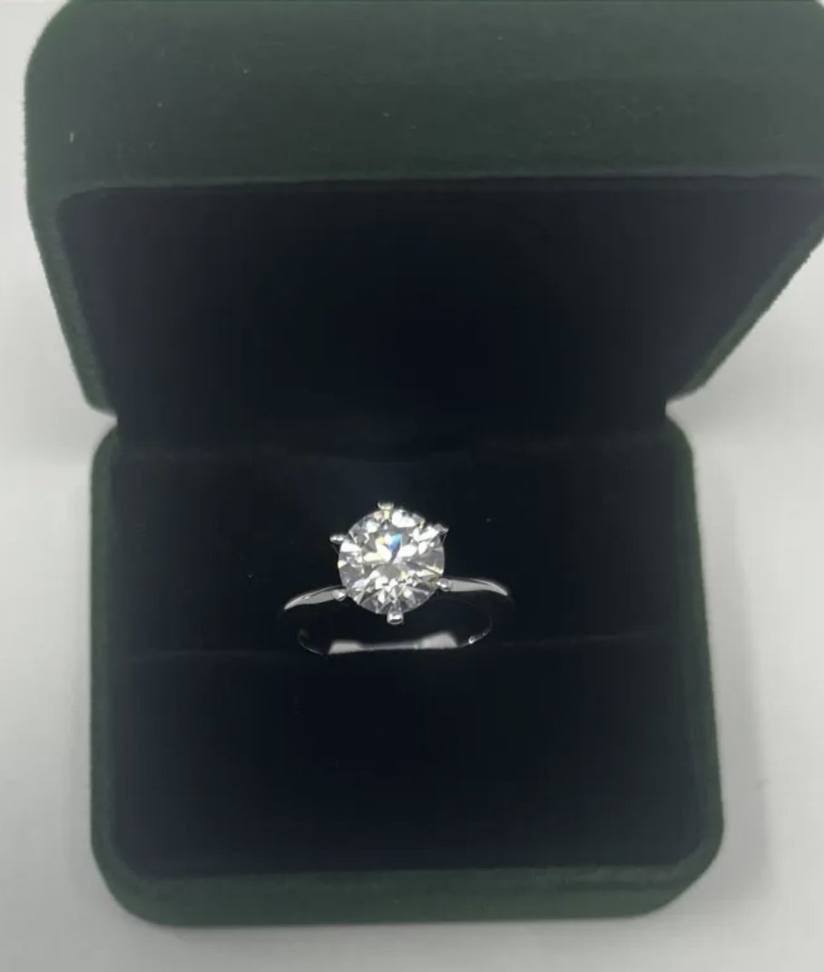 VVS1 3 Carats Ring (1 of 4)