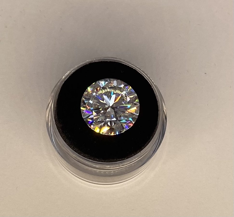 10 Carats VVS Stone (1 of 3)