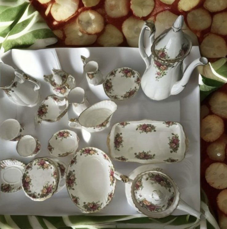 Large Set of Beautiful Royal Albert Old Country Rose (1 of 6)