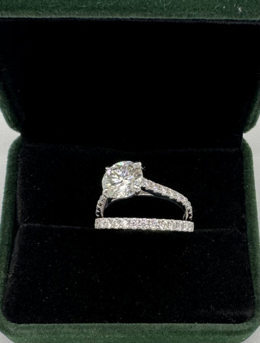 Engagement Ring W/ 3 Carats VVS1 (1 of 3)