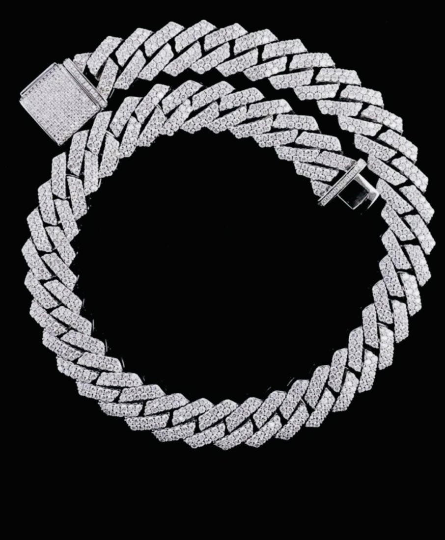 Moissanite Necklace (1 of 3)