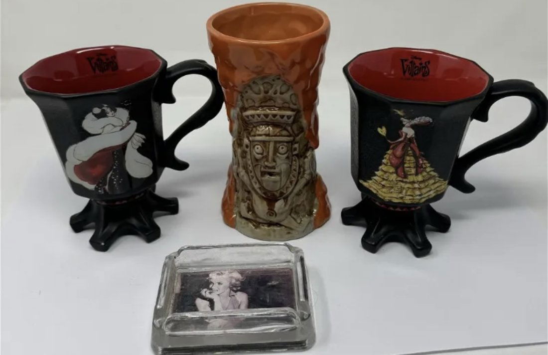 Walt Disney Collection And Marilyn Monroe (1 of 4)