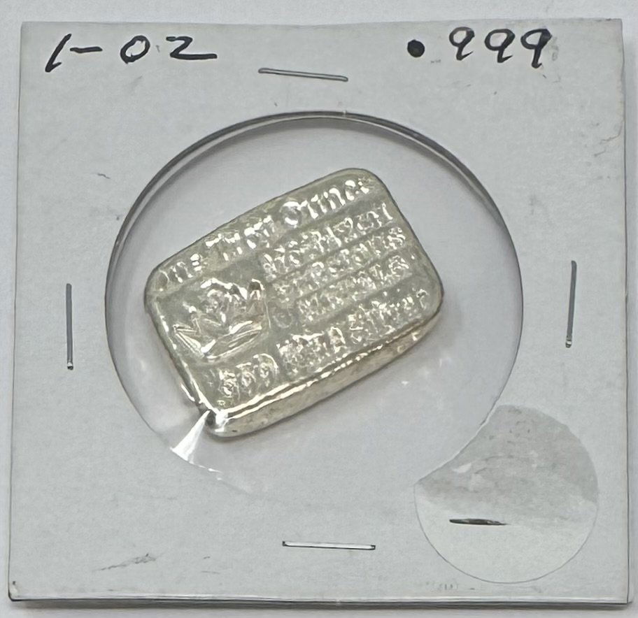 One Troy Ounce Silver Bar (1 of 2)