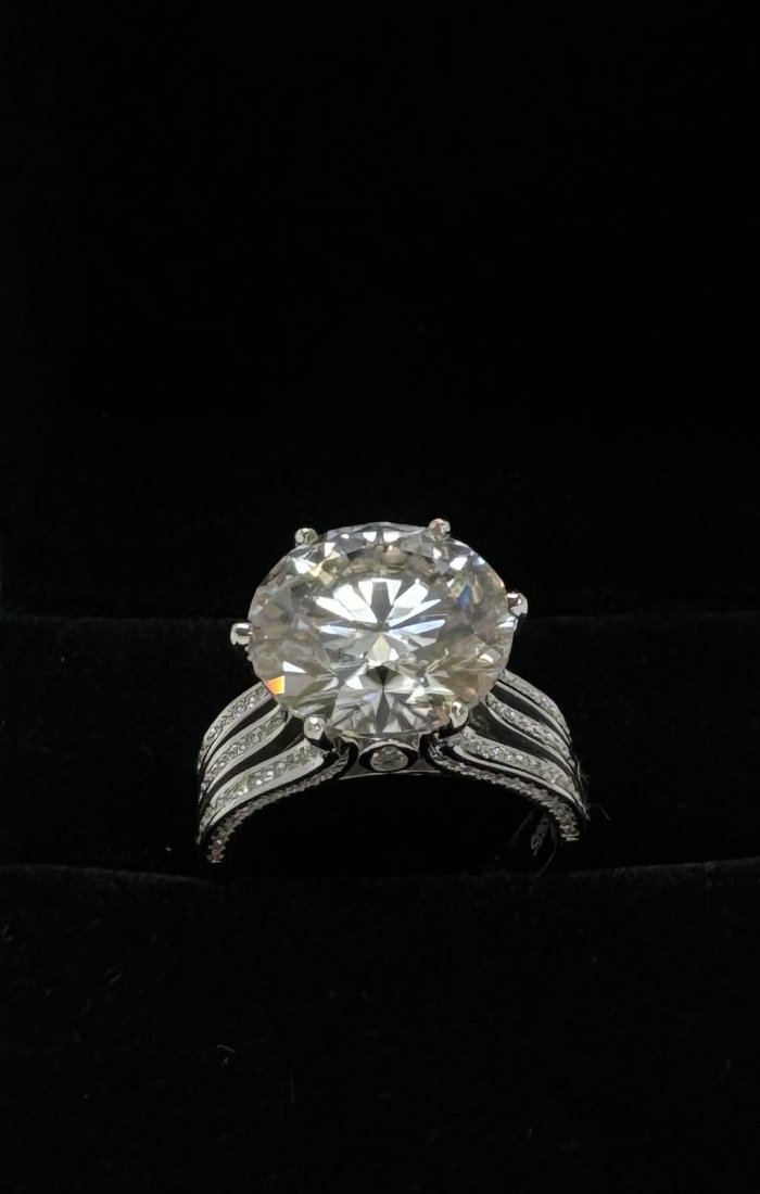10 Carats VVS Ring (1 of 3)