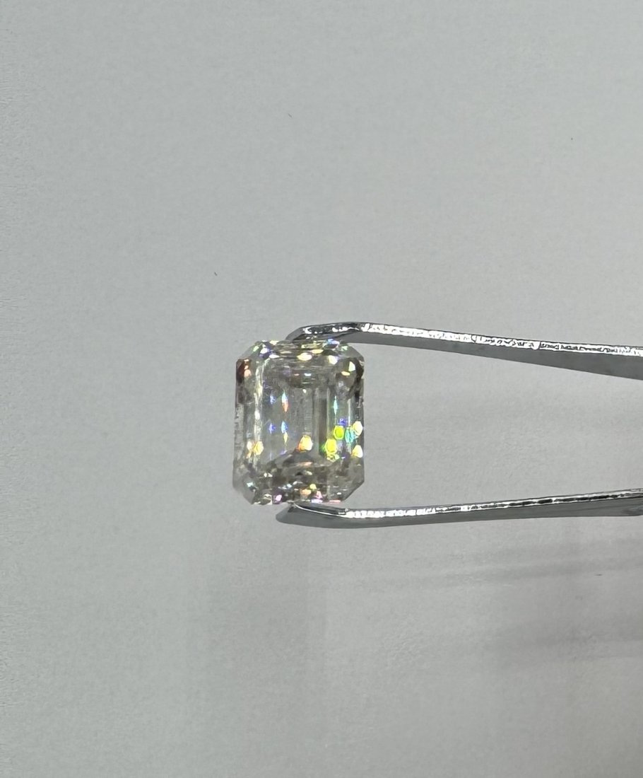 Emerald Cut VVS Stone (1 of 3)