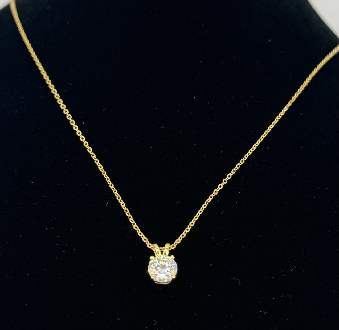 Sparkling VVS Necklace (1 of 3)