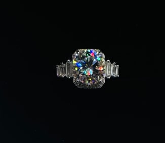 Sparkling VVS Moissanite Ring