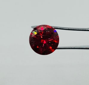 10 Carats Sparkling VVS Moissanite Red Color