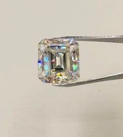 30 Carats Emerald Cut VVS Stone