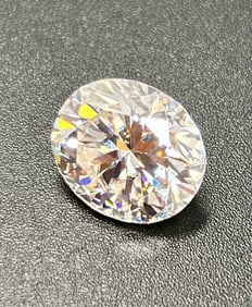 Oval Shape 10 Carats VVS Stone