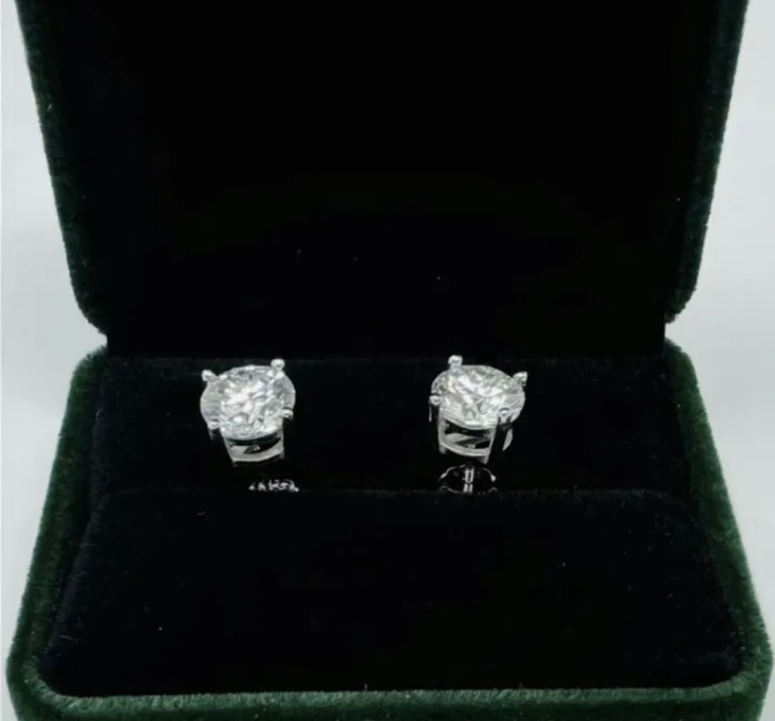 2 Carats VVS Earrings (1 of 3)