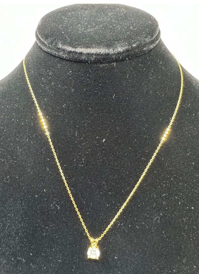 Sparkling VVS Necklace (1 of 2)