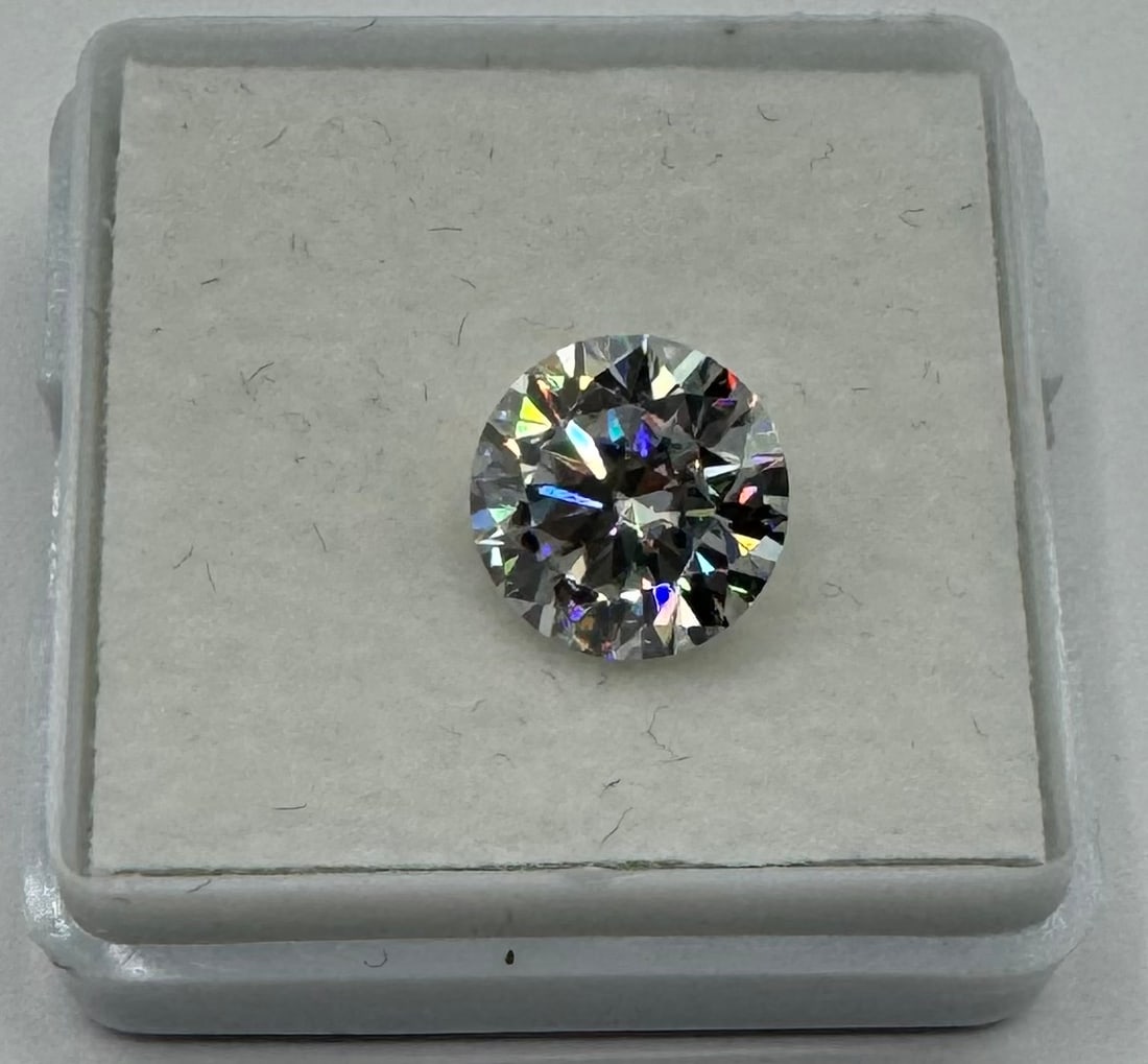 VVS 3 Carats Stone (1 of 3)