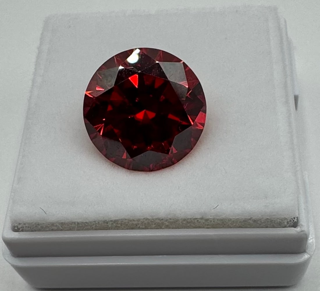Red VVS Stone (1 of 2)