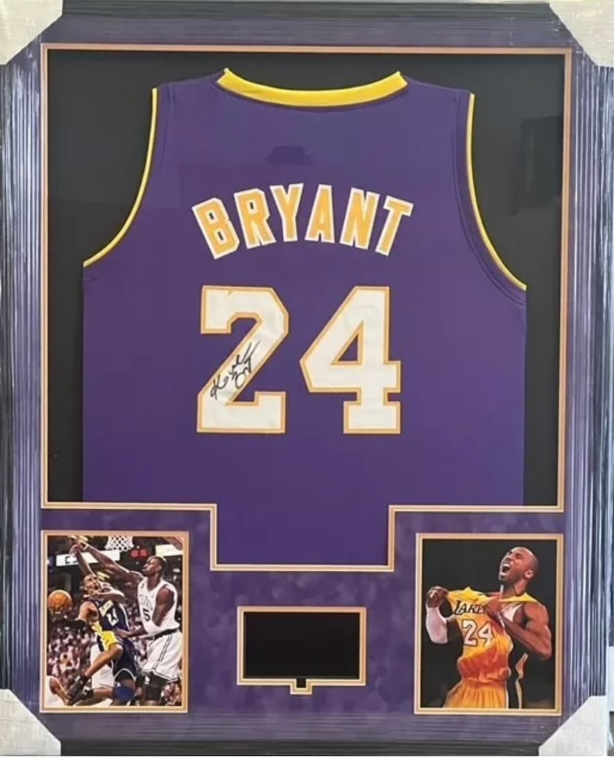 Kobe Bryant Autographed Signed Jersey with COA (1 of 5)