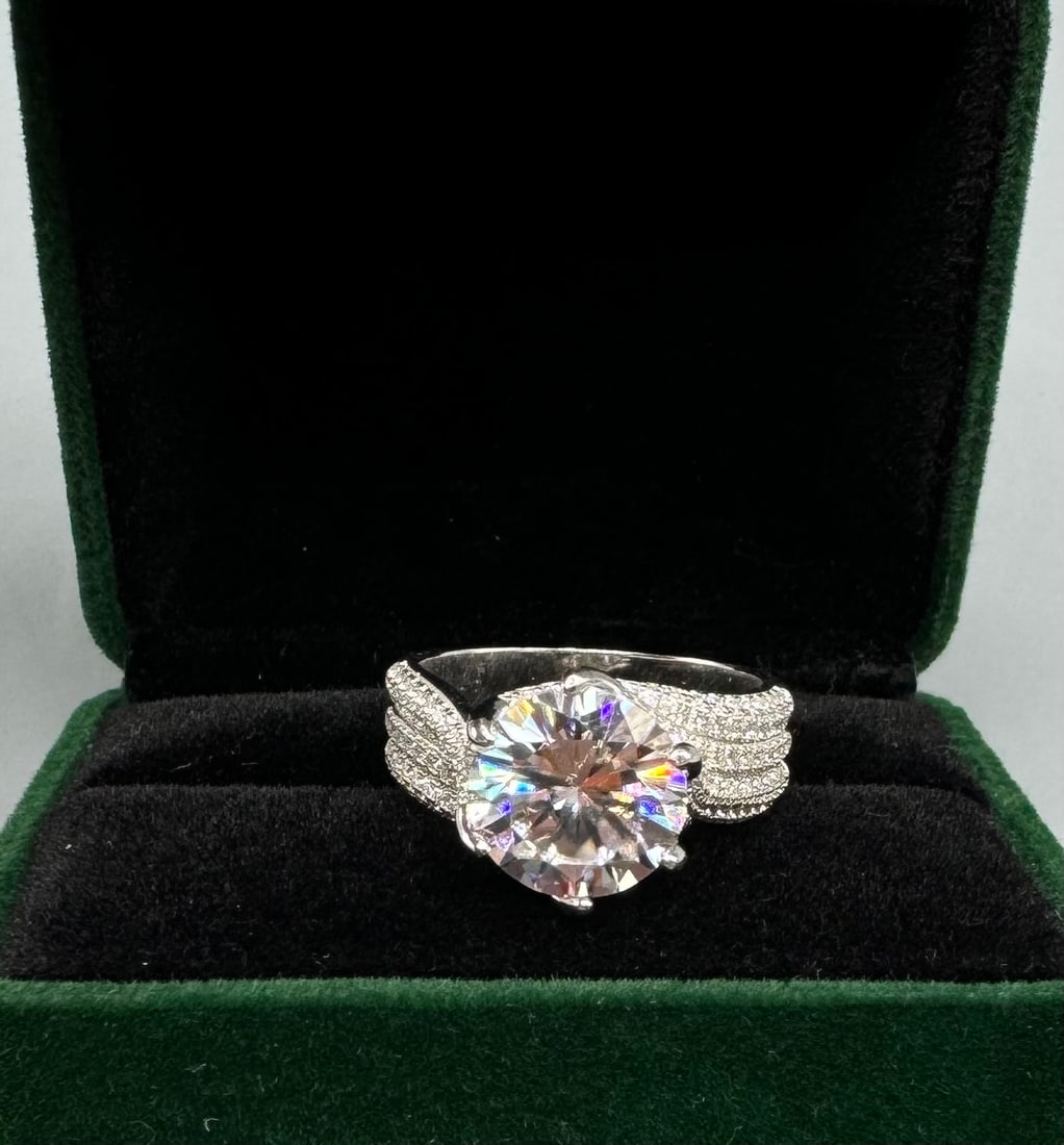 Sparkling 5 Carats VVS1 Ring (1 of 3)