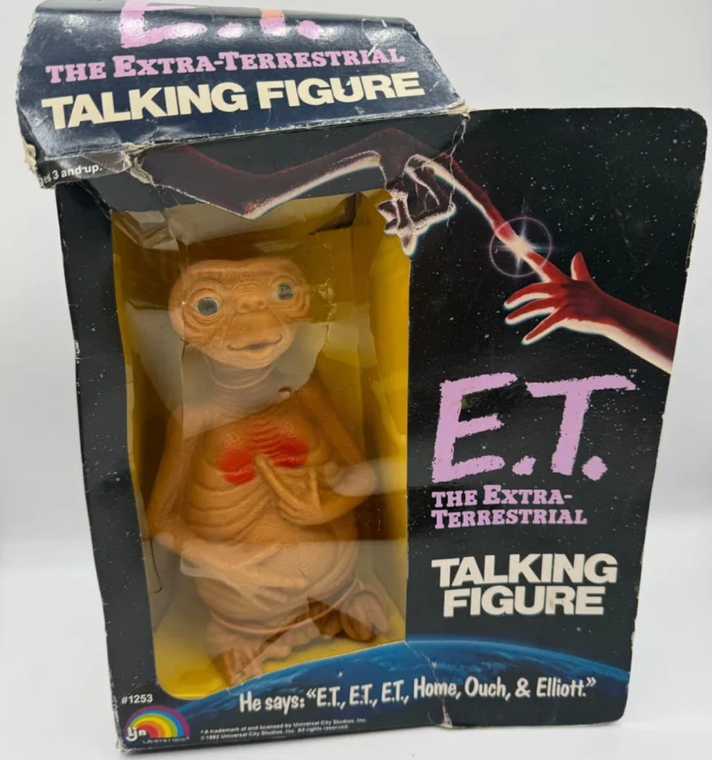 1982 E.T. TALKING Action FIGURE (1 of 2)