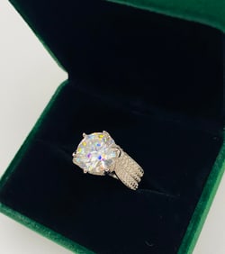 Sparkling 5 Carats VVS Ring