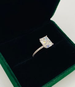 Emerald Cut 3 Carats VVS Ring
