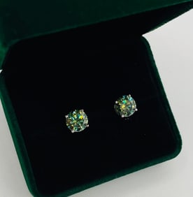 Green 2 Carats VVS Earrings
