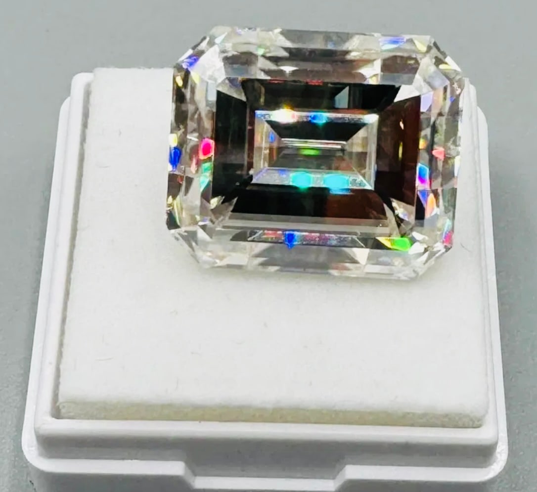 Big Emerald Cut VVS (1 of 2)
