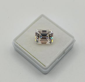 Emerald Cut VVS 5 Carats