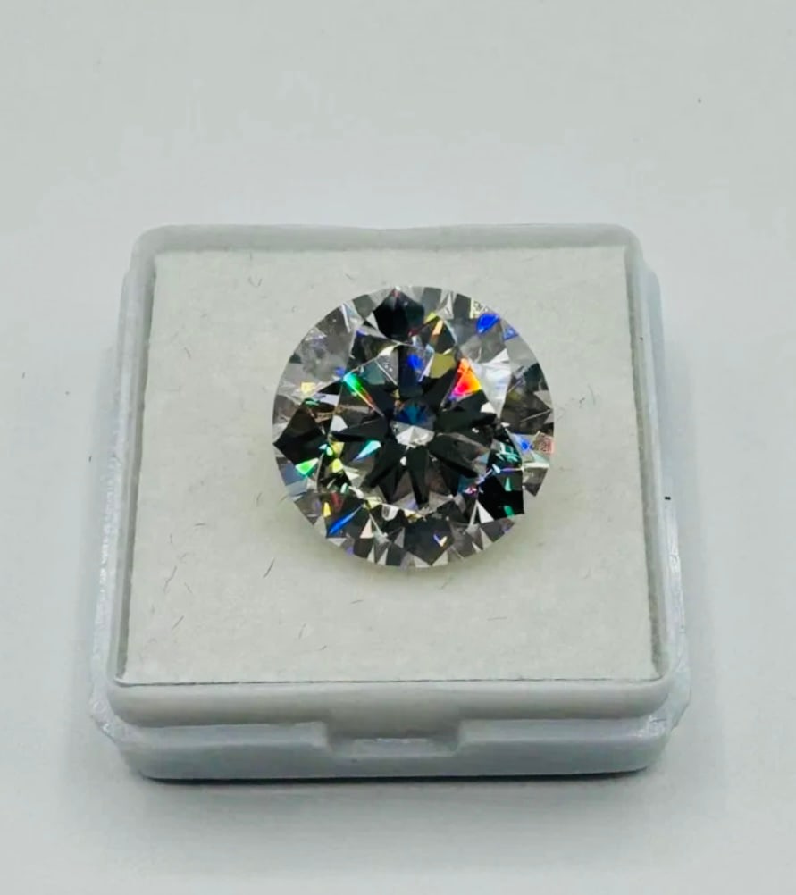 Moissanite VVS Stone (1 of 2)