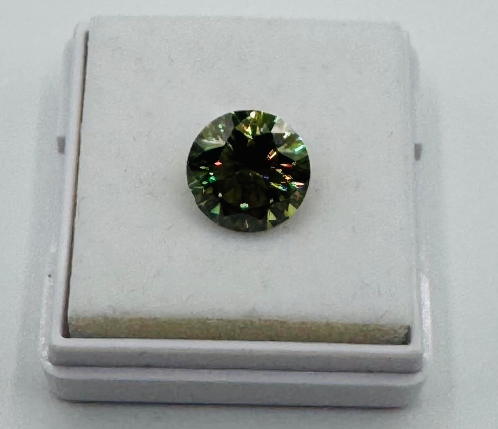 Yellow Green VVS Moissanite (1 of 2)