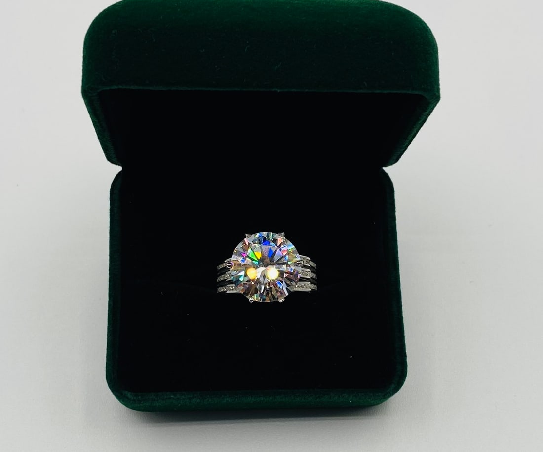 10 Carats VVS Ring (1 of 2)