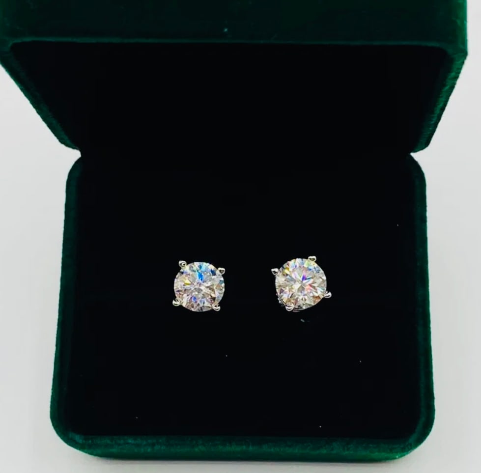 2 Carats VVS Earrings (1 of 2)