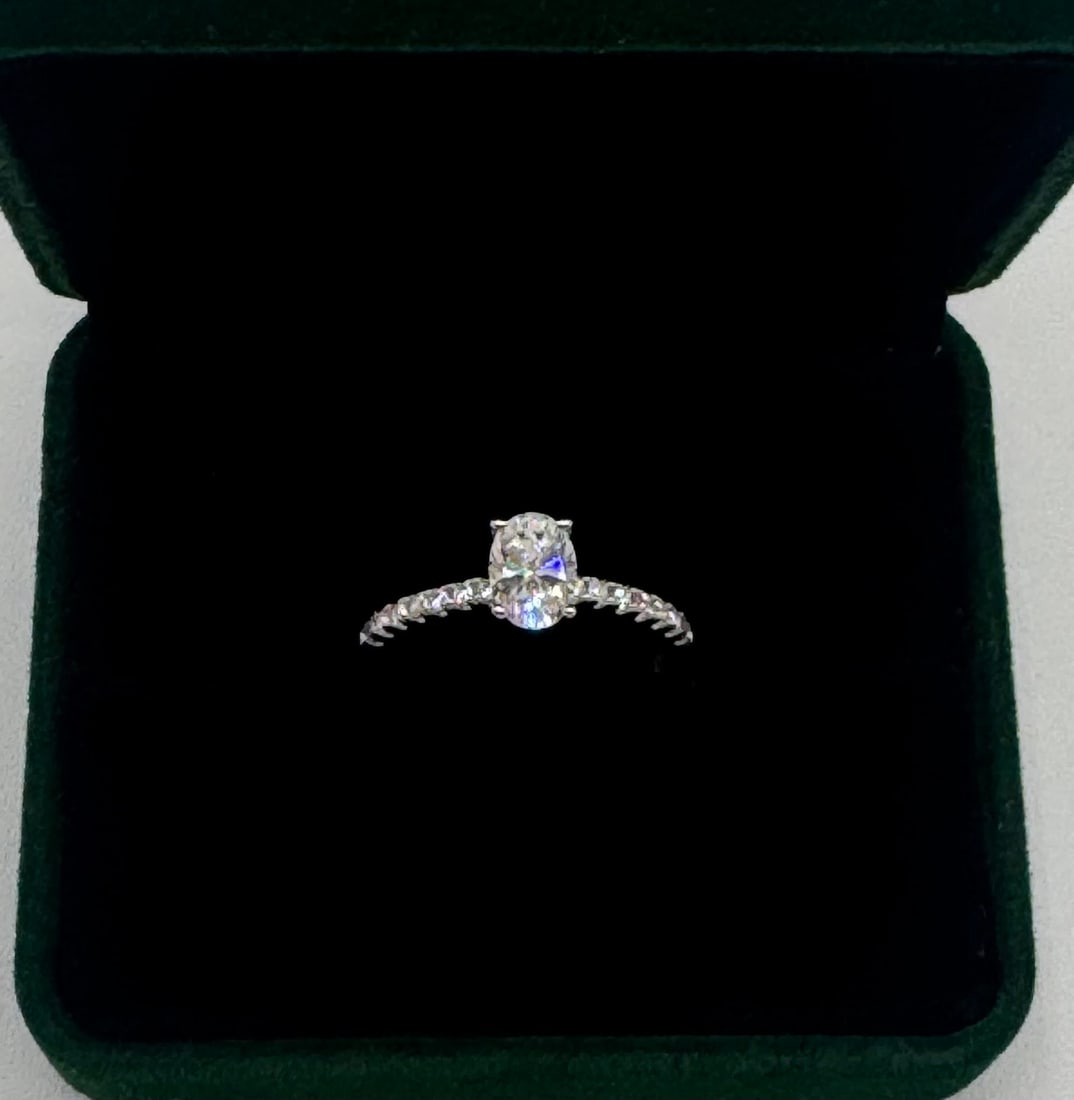 Oval Shape VVS Ring (1 of 3)