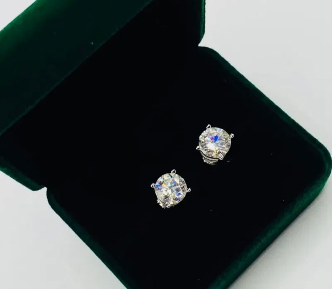2 Carats VVS Earrings (1 of 2)