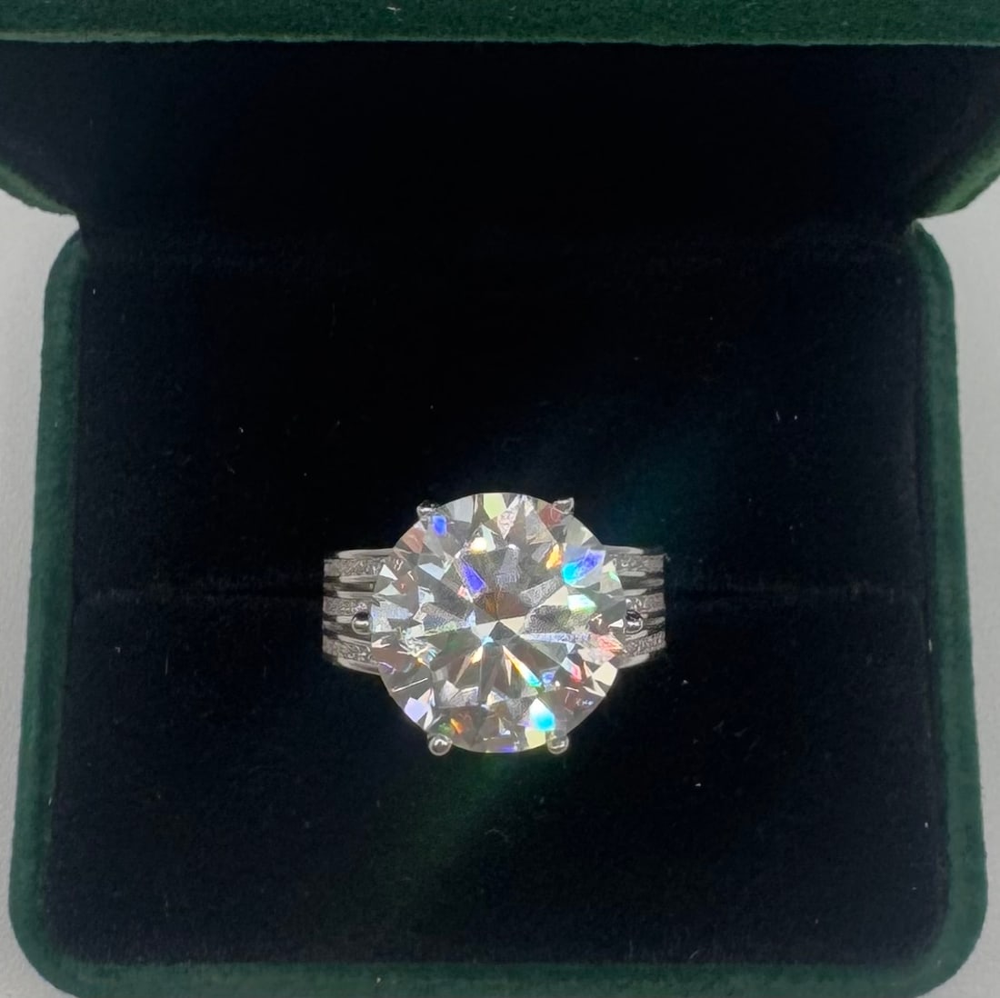 10 Carats VVS Ring (1 of 4)