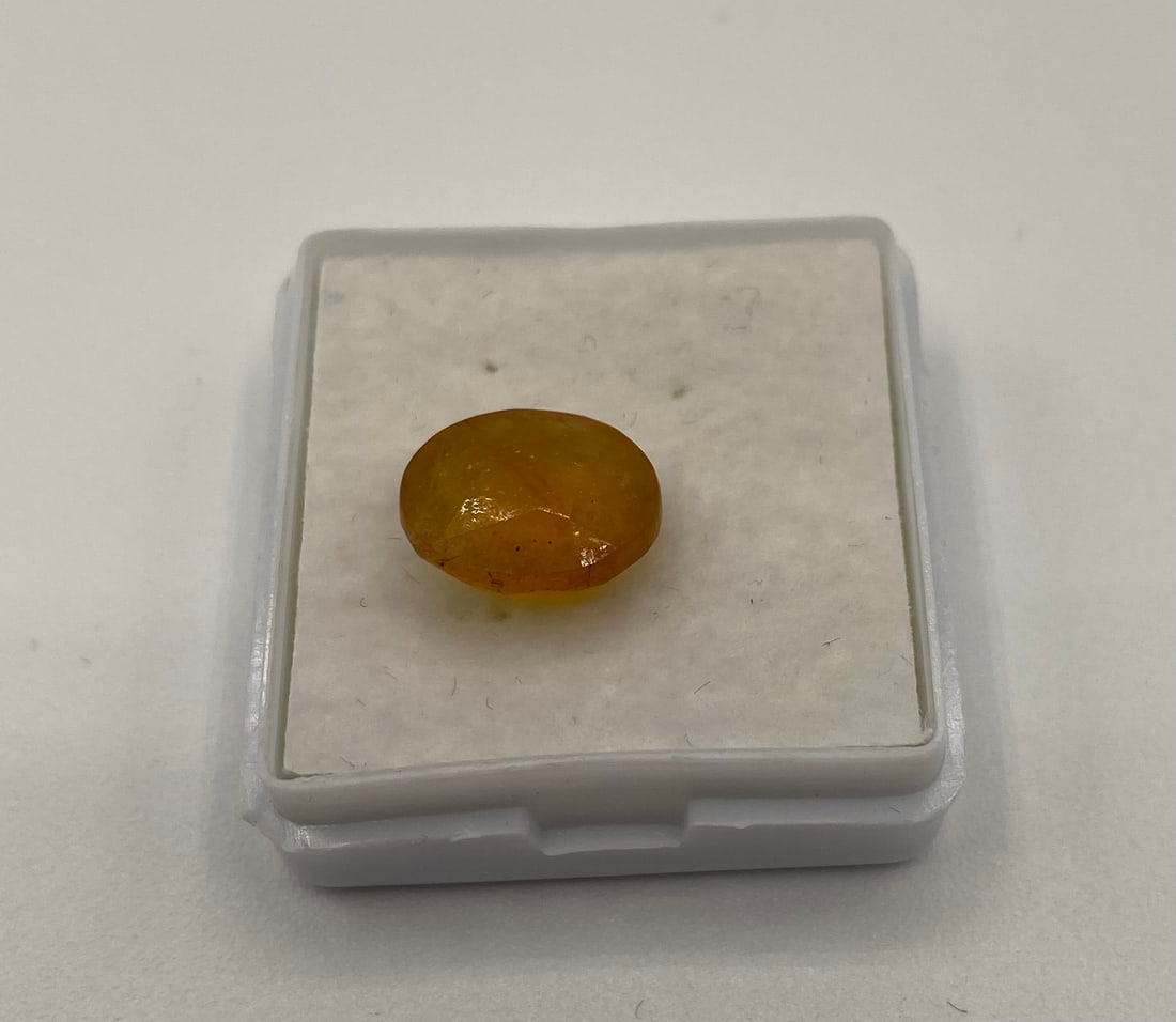 Yellow Sapphire: Natural yellow treated sapphire weight: 5.39 Carats with certificate of authenticity