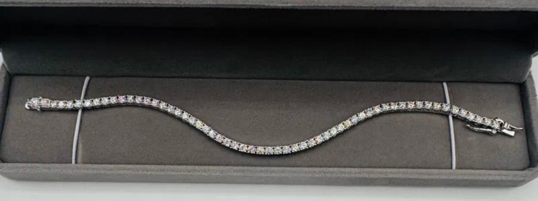 VVS Tennis Bracelet 8 Inches (1 of 3)