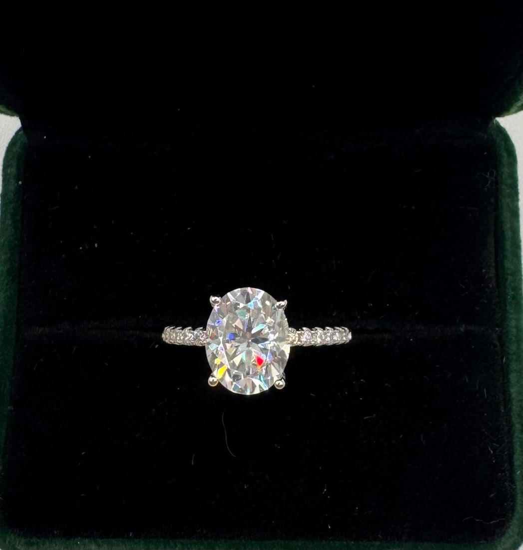Oval Cut 3 Carats VVS Ring (1 of 3)